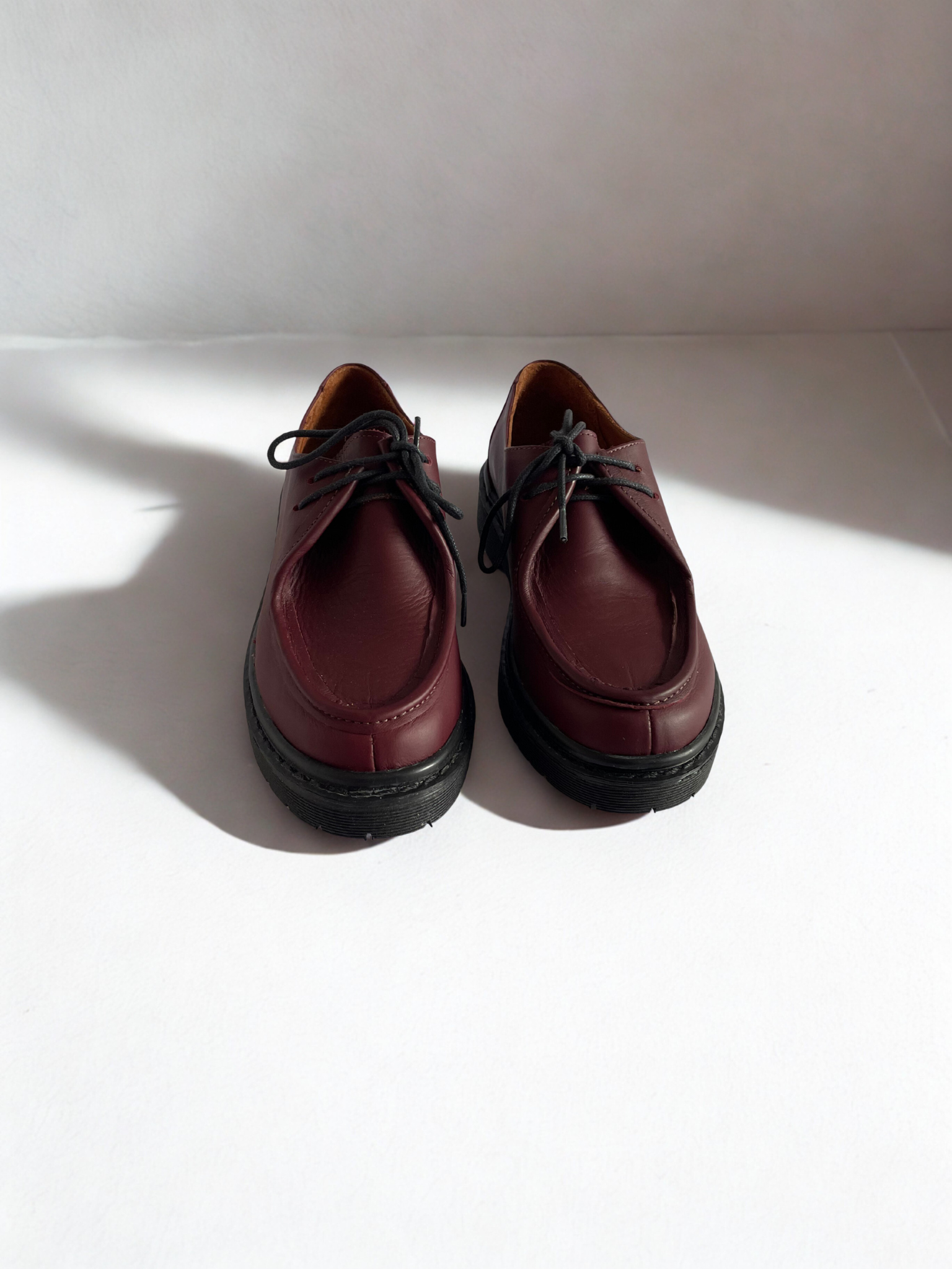 ESTILO MOCASÍN BURDEO