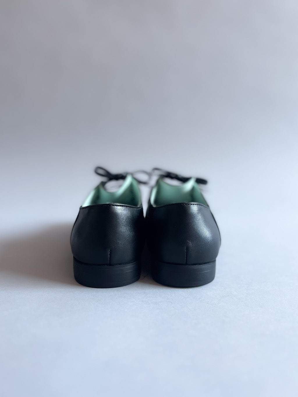PALERMO NEGRO, ESTILO MOCASÍN DE CUERO
