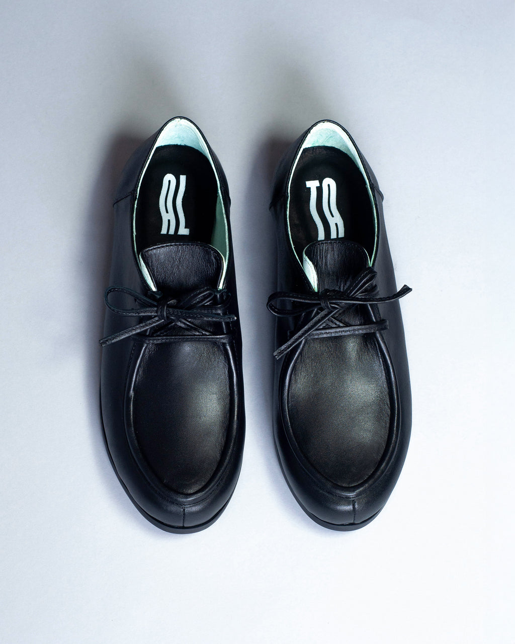 PALERMO NEGRO, ESTILO MOCASÍN DE CUERO