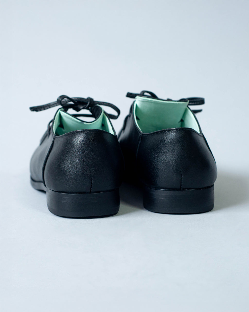 PALERMO NEGRO, ESTILO MOCASÍN DE CUERO